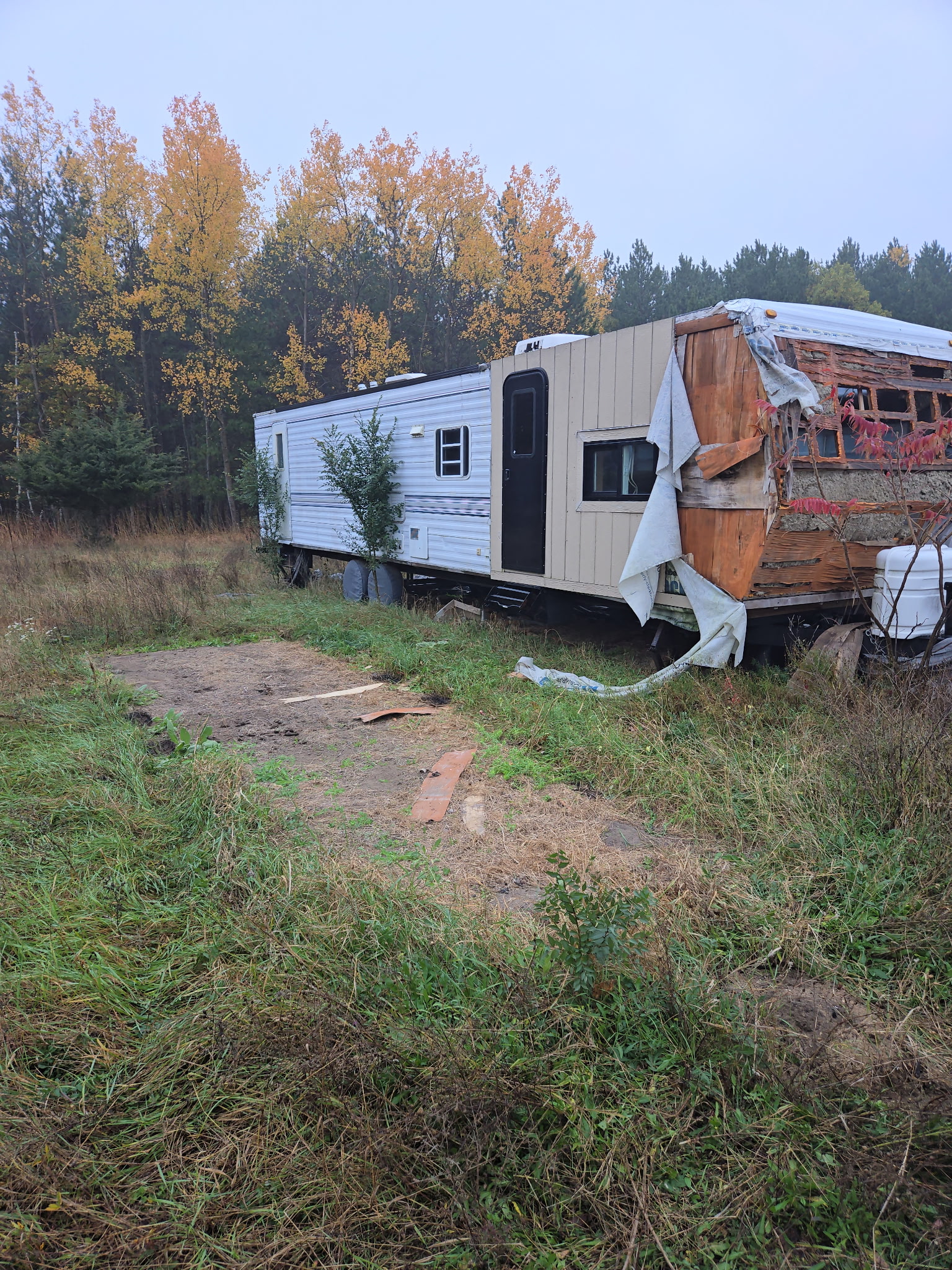 Motorhome removal vehicle ready for RV disposal